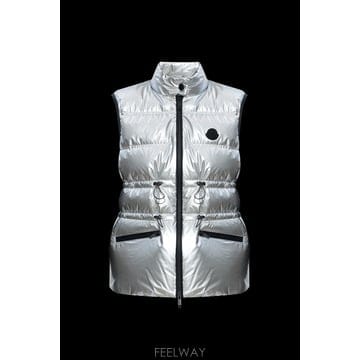 Moncler 26SS Moncler Quilted ����Ʈ Pin L10931A00042597C1M93 TP5729085426SS Moncler Quilted ����Ʈ Pin L10931A00042597C1M93 T