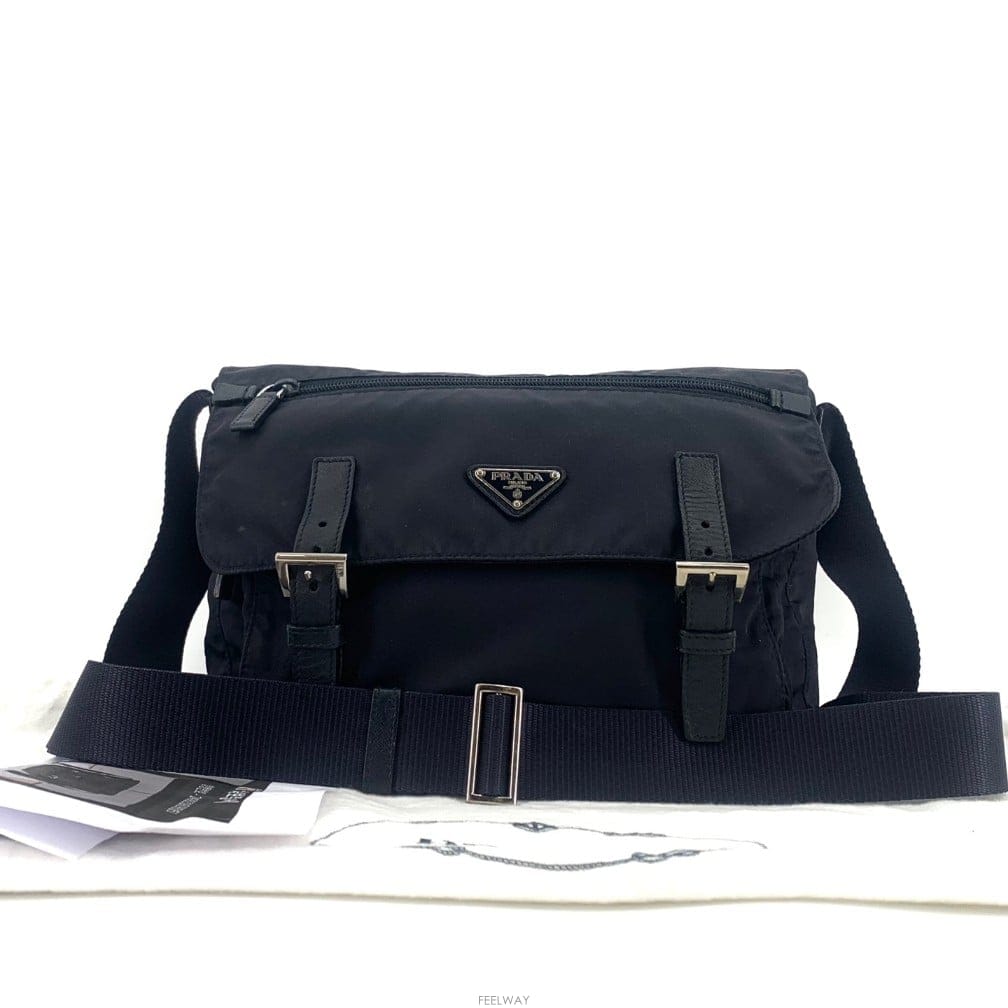 PRADA ����� ���Ϸ� �ﰢ�ΰ� �޽����� ũ�ν��� 1BD671����� ���Ϸ� �ﰢ�ΰ� �޽����� ũ�ν��� 1BD671
