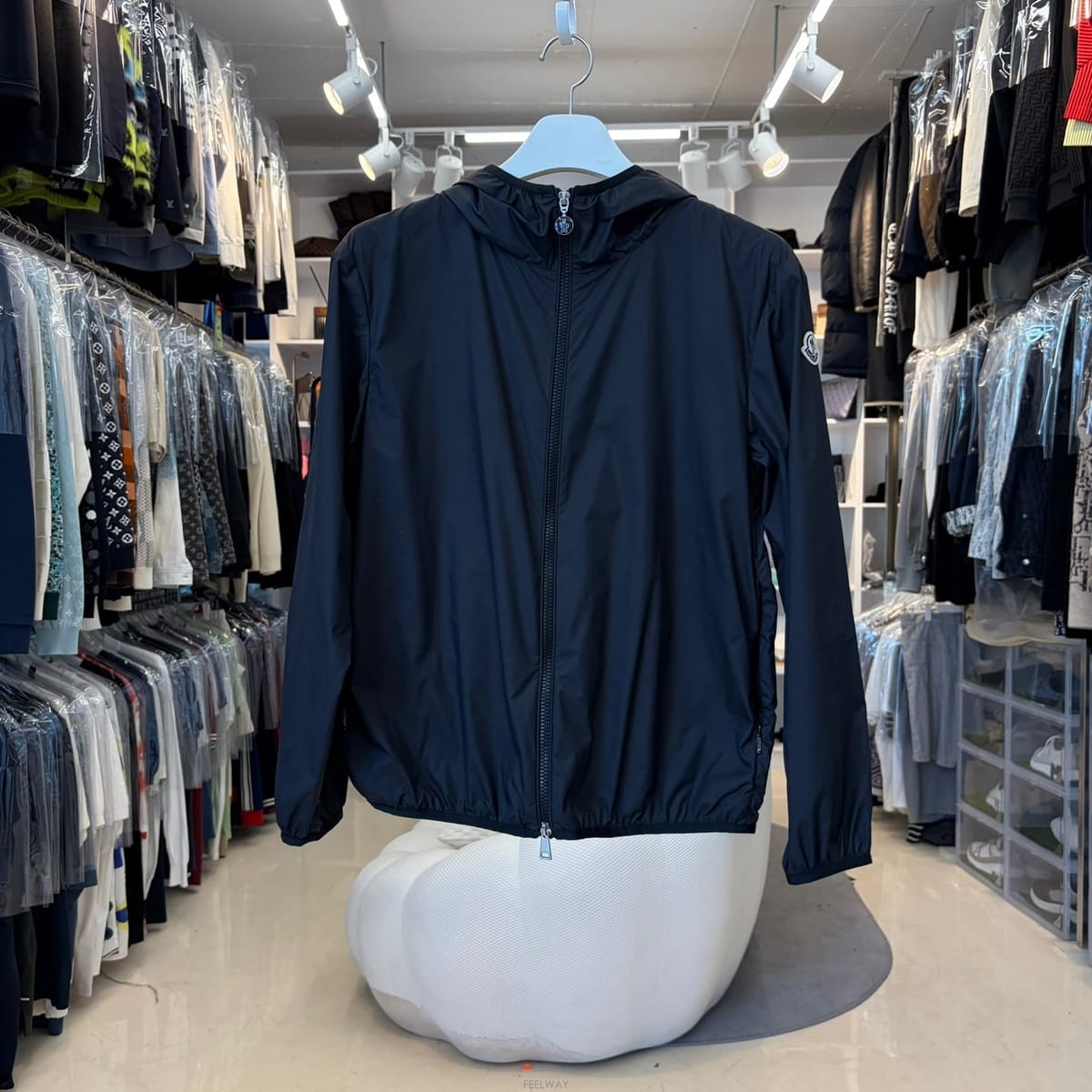 Moncler ��Ŭ���� ���� ��ġ ������ �ٶ����̸�Ŭ���� ���� ��ġ ������ �ٶ�����