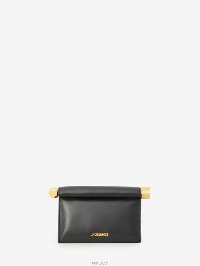Jacquemus 26FW ��ũ���� Rond � Ŭ��ġ�� [M] BAW00472 AC27L14 99026FW ��ũ���� Rond � Ŭ��ġ�� [M] BAW00472 AC27L14 
