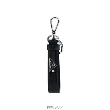 PRADA �δ��� PRADA �ﰢ �ΰ� ���ǾƳ� Ű���δ��� PRADA �ﰢ �ΰ� ���ǾƳ� Ű��