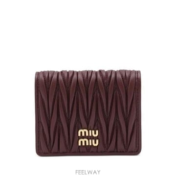 Miu Miu �δ��� MIU MIU �̿�̿� ���� �����δ��� MIU MIU �̿�̿� ���� ����