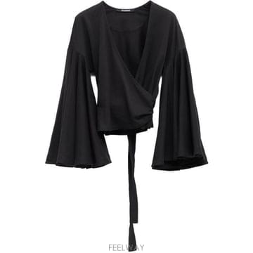 Jacquemus �δ��� JACQUEMUS ��ũ���� ���� �ս����� ž�δ��� JACQUEMUS ��ũ���� ���� �ս����� ž