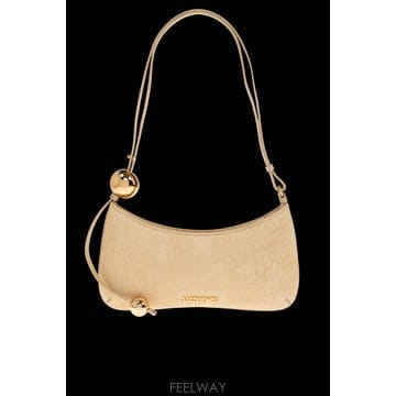 Jacquemus 26SS ��ũ���� Elegant design  ����� finishes  Adjustable strap  BA26SS ��ũ���� Elegant design  ����� finishes  Adjusta
