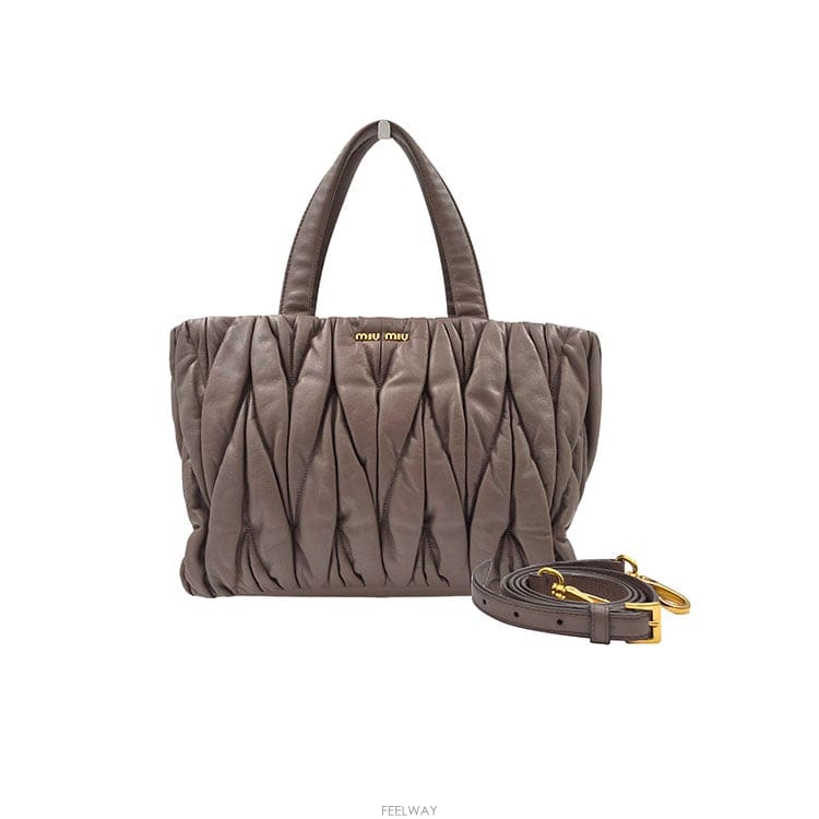 Miu Miu �̿�̿� ��Ʈ�� ��Ʈ�� �� �����̿�̿� ��Ʈ�� ��Ʈ�� �� �����