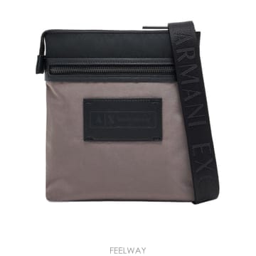 Armani 25FW �Ƹ����� �ͽ�ü���� ���� messenger �� XM001668AF17306M8014 TP57432725FW �Ƹ����� �ͽ�ü���� ���� messenger �� XM001668AF1