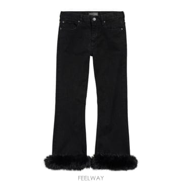 Balenciaga 26SS Balenciaga Jeans with faux fur 856840TMW351105 TP57389826SS Balenciaga Jeans with faux fur 856840TMW351105 TP