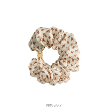 CELINE 26SS Celine Scrunchy �극�̽��� in ��ũ triumph B10803F9901YN TP57326SS Celine Scrunchy �극�̽��� in ��ũ triumph B10803