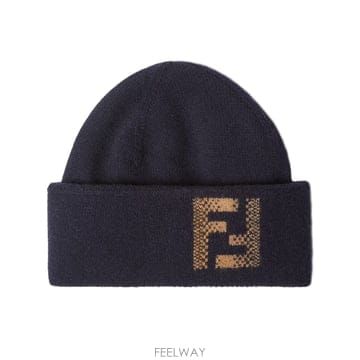 Fendi CAP WITH 로고 FXQ335ATQDF0DE8 TP570471855