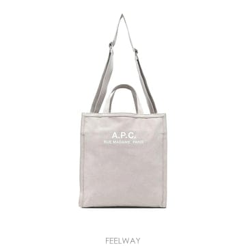 A.P.C. 26SS A P C  Bum �� COHOKH61318LAB TP57565495126SS A P C  Bum �� COHOKH61318LAB TP575654951