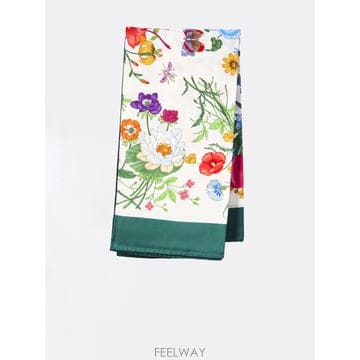GUCCI 25FW ���� ����Ʈ ��ũ foulard 8210613G0019066 TP57212911425FW ���� ����Ʈ ��ũ foulard 8210613G0019066 TP572129