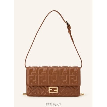 FENDI Fendi �з� on Chain BAGUETTE 100158639215002 TP576786222Fendi �з� on Chain BAGUETTE 100158639215002 TP5767862