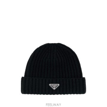 26FW 프라다 블랙 virgin 울 비니 with enamelled triangle 로고 2HC3902DZ