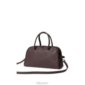 Jacquemus �׶�����Ÿ �ؿ� ��ũ���� ���� LE PETIT TURISMO LEATHER HANDBAG BAW00416AC�׶�����Ÿ �ؿ� ��ũ���� ���� LE PETIT TURISMO LEATHER