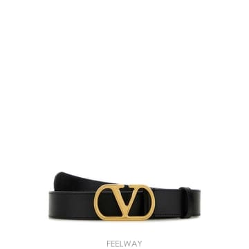 Valentino �ؿ� ������� �߷�Ƽ�� ����ٴ� ���� ��Ʈ H 30 V�ΰ� �ñ״�ó 8Y2T0SM3IYR 0NO�ؿ� ������� �߷�Ƽ�� ����ٴ� ���� ��Ʈ H 30 V�ΰ� 
