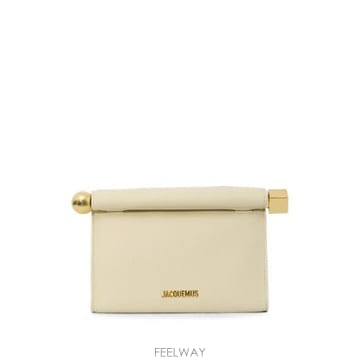 Jacquemus �׶�����Ÿ �ؿ� ��ũ���� ���� LE SAC ROND CARRE LEATHER CLUTCH BAW00472AC�׶�����Ÿ �ؿ� ��ũ���� ���� LE SAC ROND CARRE LEATHE