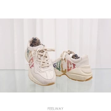 GUCCI �߰� ���� ������ �۸��� ���� ����Ŀ�� �ȭ 524990�߰� ���� ������ �۸��� ���� ����Ŀ�� �ȭ 524990