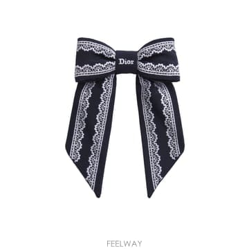디올 트위스트 라지 보우