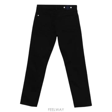 Stone Island 26SS ������Ϸ��� Jeans with slightly tapered legs K2S15J100005S0026SS ������Ϸ��� Jeans with slightly tapered legs K2S