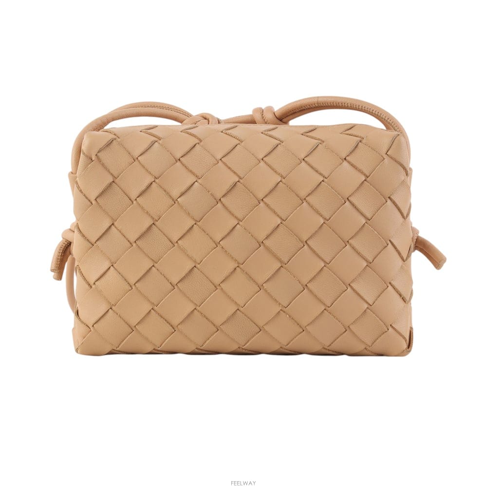 Bottega Veneta ���װ�����Ÿ 723547 ��Ʈ��ġ���� �̴� ���� ī�޶� ũ�ν��� 37518Y���װ�����Ÿ 723547 ��Ʈ��ġ���� �̴� ���� ī�޶� ũ��