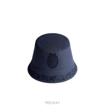 디올 테디 디 디올 메달리옹 좁은 챙 버킷모자