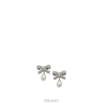 Self Portrait Self portrait ���� CRYSTAL PEARL EARRINGS SS26616SLSILVER TP57Self portrait ���� CRYSTAL PEARL EARRINGS SS26616SLSIL