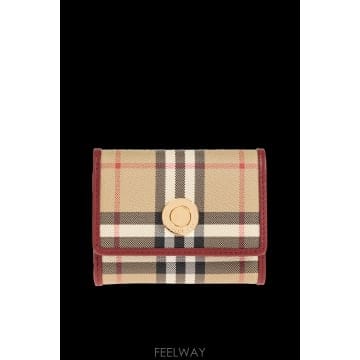 Burberry 26SS Burberry �з� with �ΰ� 8116328B9724VNTGCHKRUBY TP57442013626SS Burberry �з� with �ΰ� 8116328B9724VNTGCHKRUBY T