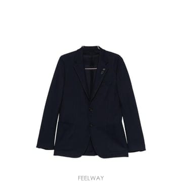 Lardini 26SS Lardini Piquet ���� ���� with a �� button closure  Features26SS Lardini Piquet ���� ���� with a �� button closure