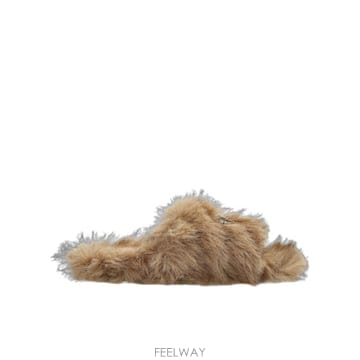 26SS Balenciaga 베이지 eco fur 슬리퍼 853604W15V12682 TP574055114