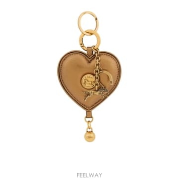 Chloe 26SS chloe ��Ʈ shaped �� charm CH26SK187R269DA TP57078485526SS chloe ��Ʈ shaped �� charm CH26SK187R269DA TP5707