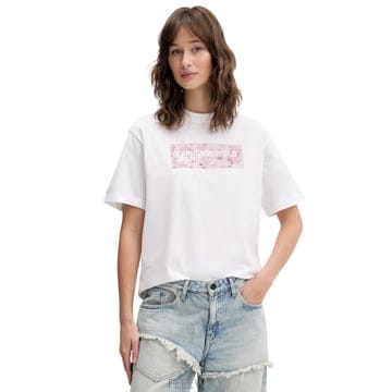 Karl Lagerfeld 26SS Į �����Ʈ KLJ Reg Floral �ΰ� Tee B2W17071 B2W17071100 TP57526SS Į �����Ʈ KLJ Reg Floral �ΰ� Tee B2W17071 B2W1