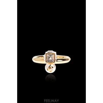 Jimmy Choo 26SS ������ Ring with pearl JCPEARLCUBERINGFTAGOLDWHITECRYSTAL26SS ������ Ring with pearl JCPEARLCUBERINGFTAGOLDWHIT
