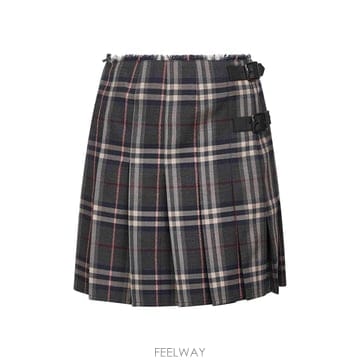 Burberry 25FW Burberry Embroidered �� ��ĿƮ 8110427C3127 TP57621554025FW Burberry Embroidered �� ��ĿƮ 8110427C3127 TP576