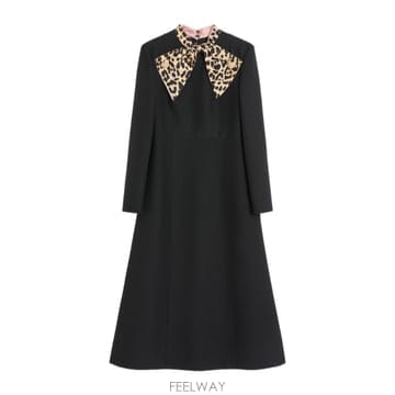 Valentino 25FW Valentino ���� �巹�� BVADV51CFBNH TP57316047525FW Valentino ���� �巹�� BVADV51CFBNH TP573160475