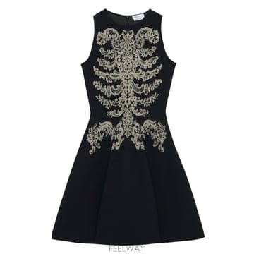 Alexander Mcqueen 26SS �˷���� ���� �巹�� with decorative pattern 852787Q1BFU1062 TP526SS �˷���� ���� �巹�� with decorative pattern 8527
