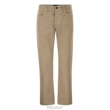 Stone Island 26SS ������Ϸ��� Jeans with �ΰ� patch L1S14J100005S0J24V009A TP57126SS ������Ϸ��� Jeans with �ΰ� patch L1S14J100005S0