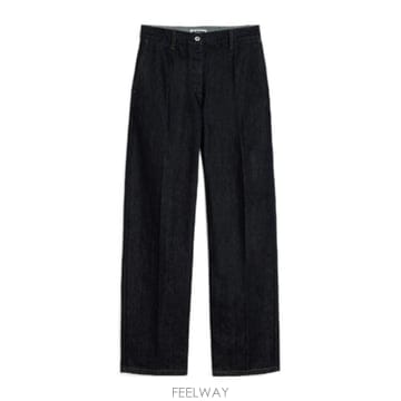 JIL SANDER 26SS ������ Jeans with a crease J02KA0374J45324010 TP57120093426SS ������ Jeans with a crease J02KA0374J45324010 TP5