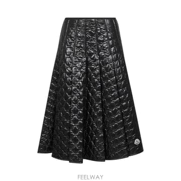 Moncler 26SS Moncler Quilted ��ĿƮ K20932D00038597Z8999 TP57183730926SS Moncler Quilted ��ĿƮ K20932D00038597Z8999 TP571