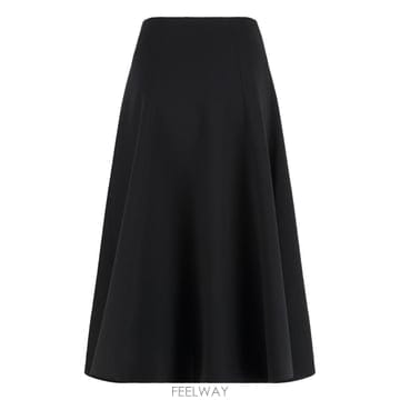 Jacquemus 25FW ��ũ���� Triangle Flared ��ĿƮ 25HSKW00635AW00632990 TP57923525FW ��ũ���� Triangle Flared ��ĿƮ 25HSKW00635AW0063