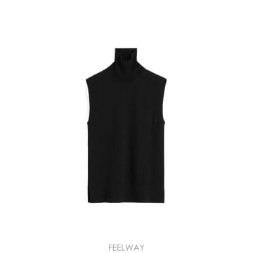 Toteme Toteme ������ ����ƿ� sleeves with high collar 254WRT0477YA0190001Toteme ������ ����ƿ� sleeves with high collar 254WRT