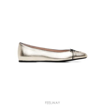 Valentino 26 FW �߷�Ƽ�� ����ٴ� ����� V�ΰ� �ñ״�ó �߷����� �÷� ���� 262807F11800026 FW �߷�Ƽ�� ����ٴ� ����� V�ΰ� �ñ״�ó �߷�����