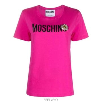 Moschino 26 FW ��Ű�� ���ġ ������ �ΰ� ����Ʈ Ƽ���� J07055441 TP45650656326 FW ��Ű�� ���ġ ������ �ΰ� ����Ʈ Ƽ���� J07055