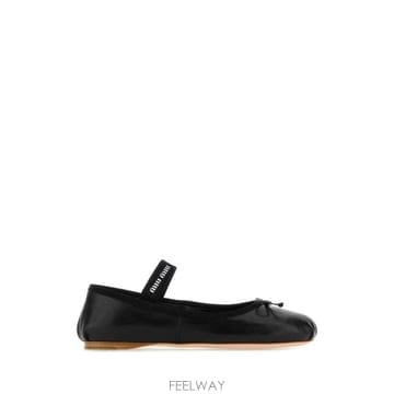Miu Miu 26FW �̿�̿� ��ƾ �߷����� 5F794DFDX05XUU F0002 Black26FW �̿�̿� ��ƾ �߷����� 5F794DFDX05XUU F0002 Black