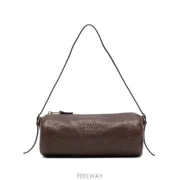 Miu Miu �̿�̿� logo embossed leather pouch 12107866013960 TP724402967�̿�̿� logo embossed leather pouch 12107866013960 TP