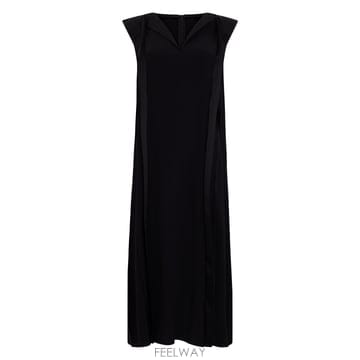 Max Mara 26SS �������� �� �巹�� with V �� MXMZANNATA2611221062600005 TP57592026SS �������� �� �巹�� with V �� MXMZANNATA2611221062