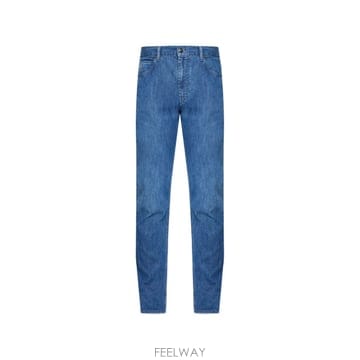 Armani 26SS �������� �Ƹ����� Jeans with tapered legs EM000062AF22814MB00326SS �������� �Ƹ����� Jeans with tapered legs EM00006