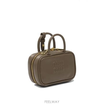 Miu Miu 25FW �̿�̿� Mud ���� Beau Ű�� necessaire 5NR036AF8WF0244 TP57840625FW �̿�̿� Mud ���� Beau Ű�� necessaire 5NR036AF8W
