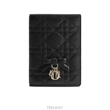 DIOR 26FW ũ����î  ���� ī�� Ȧ�� S2626OUQAM900 TP57531827126FW ũ����î  ���� ī�� Ȧ�� S2626OUQAM900 TP57531827