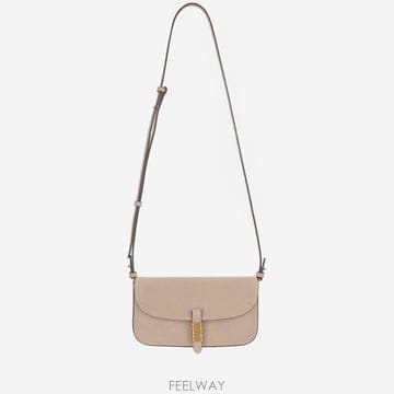 | Other Brand | 26SS Pinko Saddle Flat ���� ��� �� 105349A0F6C50Q TP57162469426SS Pinko Saddle Flat ���� ��� �� 105349A0F6C50Q TP5