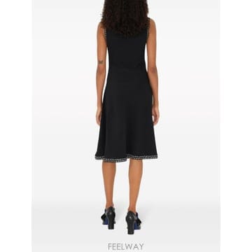 Burberry 24SS Burberry ���� satin �巹�� 8088875A1189 TP57182796724SS Burberry ���� satin �巹�� 8088875A1189 TP5718279